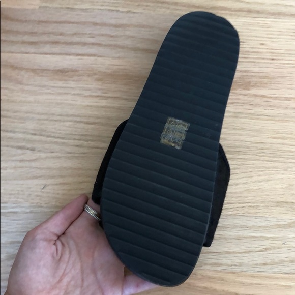 Aldo Slides With Gold Details - Picture 5 of 5